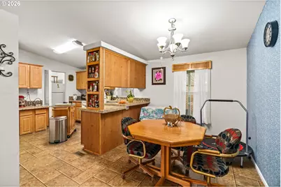 1225 W 10th Ave, Junction City, OR 97448 - Photo 10