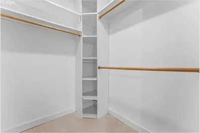 11700 N Island Cove Ln, Portland, OR 97217 - Photo 34