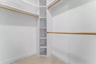 11700 N Island Cove Ln, Portland, OR 97217 - Photo 34