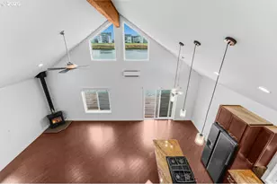 11700 N Island Cove Ln, Portland, OR 97217 - Photo 16