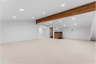 11700 N Island Cove Ln, Portland, OR 97217 - Photo 24