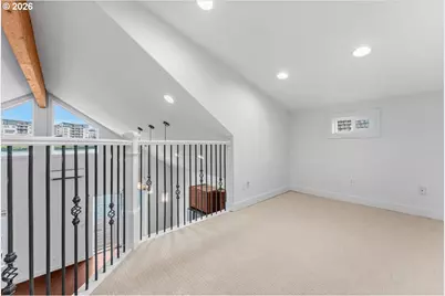 11700 N Island Cove Ln, Portland, OR 97217 - Photo 18