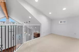 11700 N Island Cove Ln, Portland, OR 97217 - Photo 18