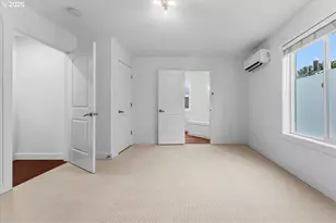 11700 N Island Cove Ln, Portland, OR 97217 - Photo 32