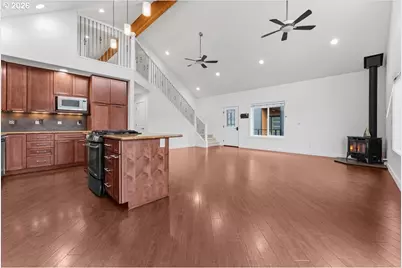 11700 N Island Cove Ln, Portland, OR 97217 - Photo 8