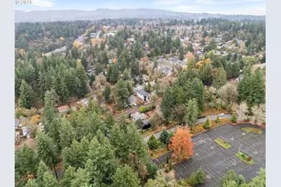 5217 SW Vacuna St, Portland, OR 97219 - Photo 16