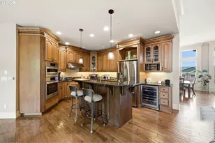 741 W Dogwood St, Washougal, WA 98671 - Photo 16
