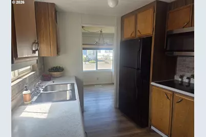 2902 E 2nd St #19, Newberg, OR 97132 - Photo 2