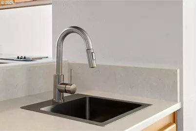 15616 NE Tillamook St, Portland, OR 97230 - Photo 10