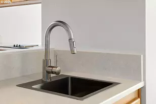 15616 NE Tillamook St, Portland, OR 97230 - Photo 10