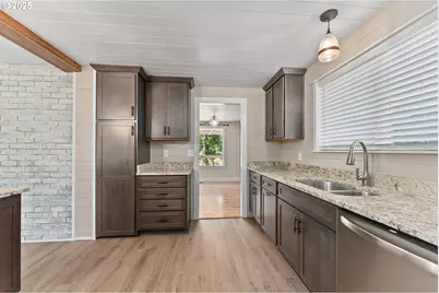 272 Rivershore Dr, Roseburg, OR 97470 - Photo 14