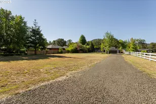 272 Rivershore Dr, Roseburg, OR 97470 - Photo 44