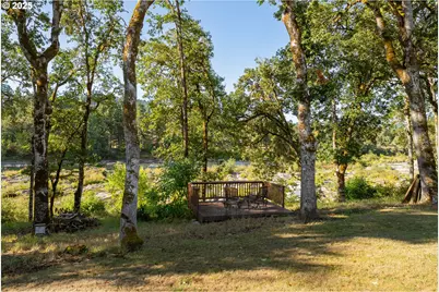 272 Rivershore Dr, Roseburg, OR 97470 - Photo 2