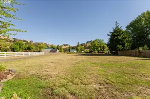 272 Rivershore Dr, Roseburg, OR 97470 - Photo 48
