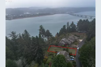 729 NW Highland Dr, Waldport, OR 97394 - Photo 8