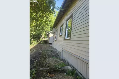 633 SE Kane St, Roseburg, OR 97470 - Photo 4