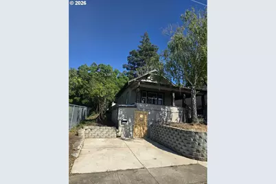 633 SE Kane St, Roseburg, OR 97470 - Photo 2