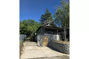 633 SE Kane St, Roseburg, OR 97470 - Photo 2