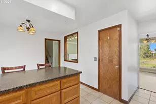 2055 SE Oak Crest Dr, Hillsboro, OR 97123 - Photo 16