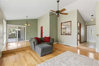 2055 SE Oak Crest Dr, Hillsboro, OR 97123 - Photo 4