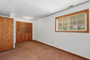 2055 SE Oak Crest Dr, Hillsboro, OR 97123 - Photo 24