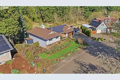 2055 SE Oak Crest Dr, Hillsboro, OR 97123 - Photo 2