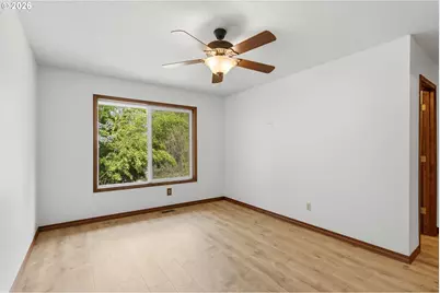 2055 SE Oak Crest Dr, Hillsboro, OR 97123 - Photo 14