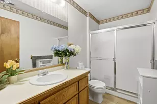 2055 SE Oak Crest Dr, Hillsboro, OR 97123 - Photo 28