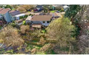 2055 SE Oak Crest Dr, Hillsboro, OR 97123 - Photo 32