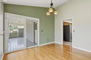 2055 SE Oak Crest Dr, Hillsboro, OR 97123 - Photo 8