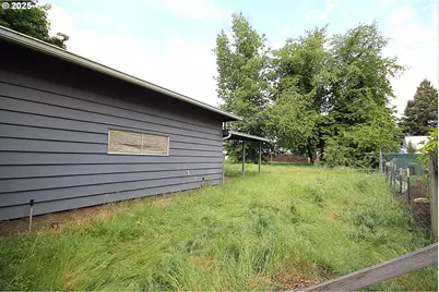 442 NW 4th Ave, Canby, OR 97013 - Photo 8
