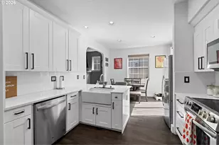 9231 N Haven Ave, Portland, OR 97203 - Photo 6