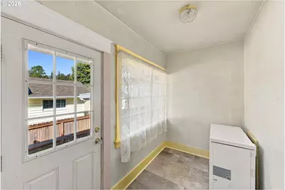1439 Union Ave, North Bend, OR 97459 - Photo 16