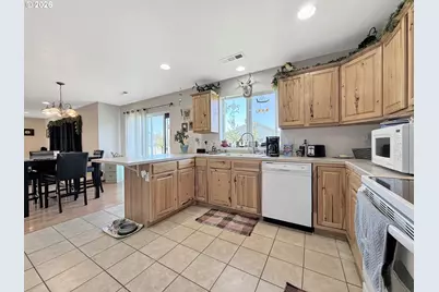 98557 Woodriff Ln, Brookings, OR 97415 - Photo 8