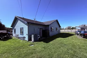 98557 Woodriff Ln, Brookings, OR 97415 - Photo 34