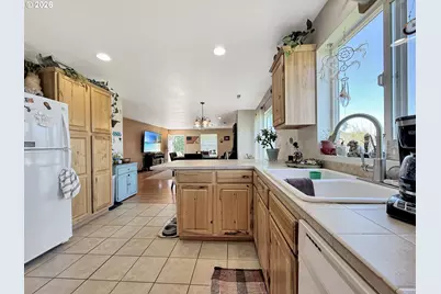 98557 Woodriff Ln, Brookings, OR 97415 - Photo 10