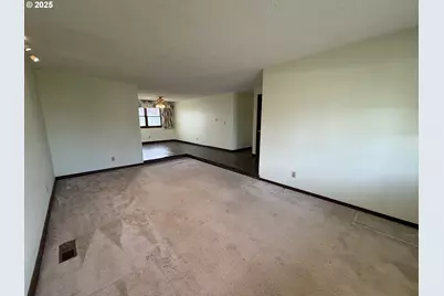 4546 46th Ave NE, Salem, OR 97305 - Photo 18