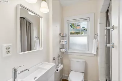 2807 NE Brazee St, Portland, OR 97212 - Photo 14