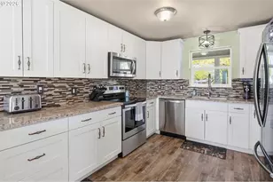 3198 Duke Snider Ave, Eugene, OR 97402 - Photo 12