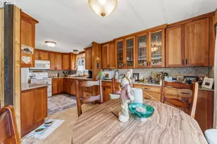 735 N 8th St, Lakeside, OR 97449 - Photo 14