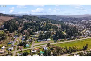 735 N 8th St, Lakeside, OR 97449 - Photo 10