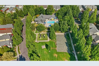 1026 SE Roundelay St, Hillsboro, OR 97123 - Photo 2