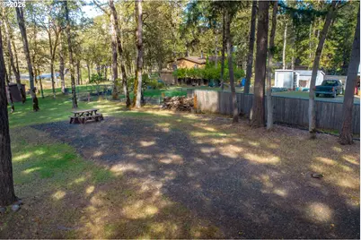 9188 S Bank Dr, Roseburg, OR 97470 - Photo 20