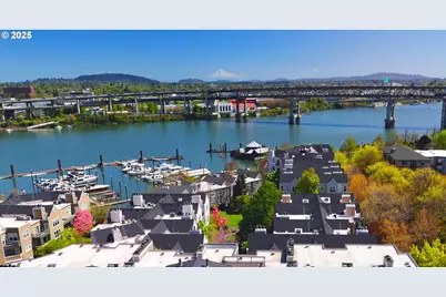 205 S Montgomery St #B204, Portland, OR 97201 - Photo 2