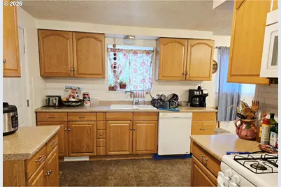 154 Norman Ave, Eugene, OR 97404 - Photo 2