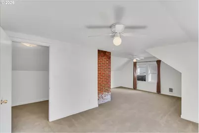 9224 N Polk Ave, Portland, OR 97203 - Photo 12