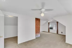 9224 N Polk Ave, Portland, OR 97203 - Photo 12