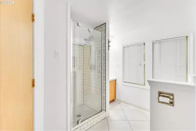 9224 N Polk Ave, Portland, OR 97203 - Photo 16