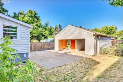 9224 N Polk Ave, Portland, OR 97203 - Photo 22