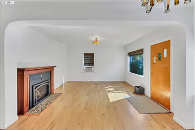 9224 N Polk Ave, Portland, OR 97203 - Photo 4